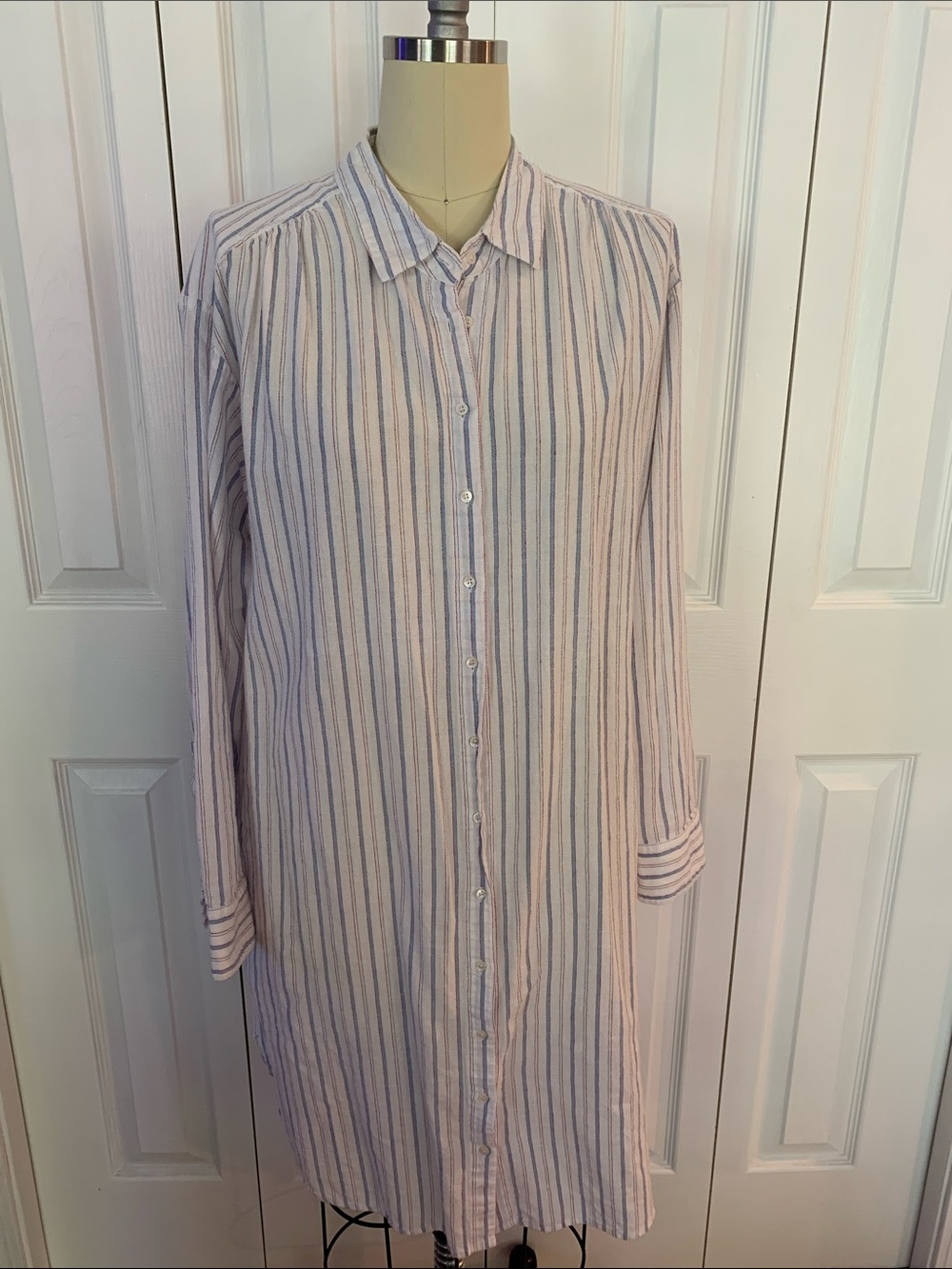 XiRENA Light Blue and White Striped Casual Button-Down Shirt Dress Size Large